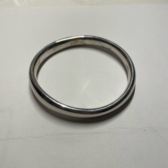Silver circle bracelet - Picture 1 of 3